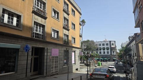 Piso en Triana, junto a la Alameda de Colón y el Gabinete Literario — Vistas a la Catedral