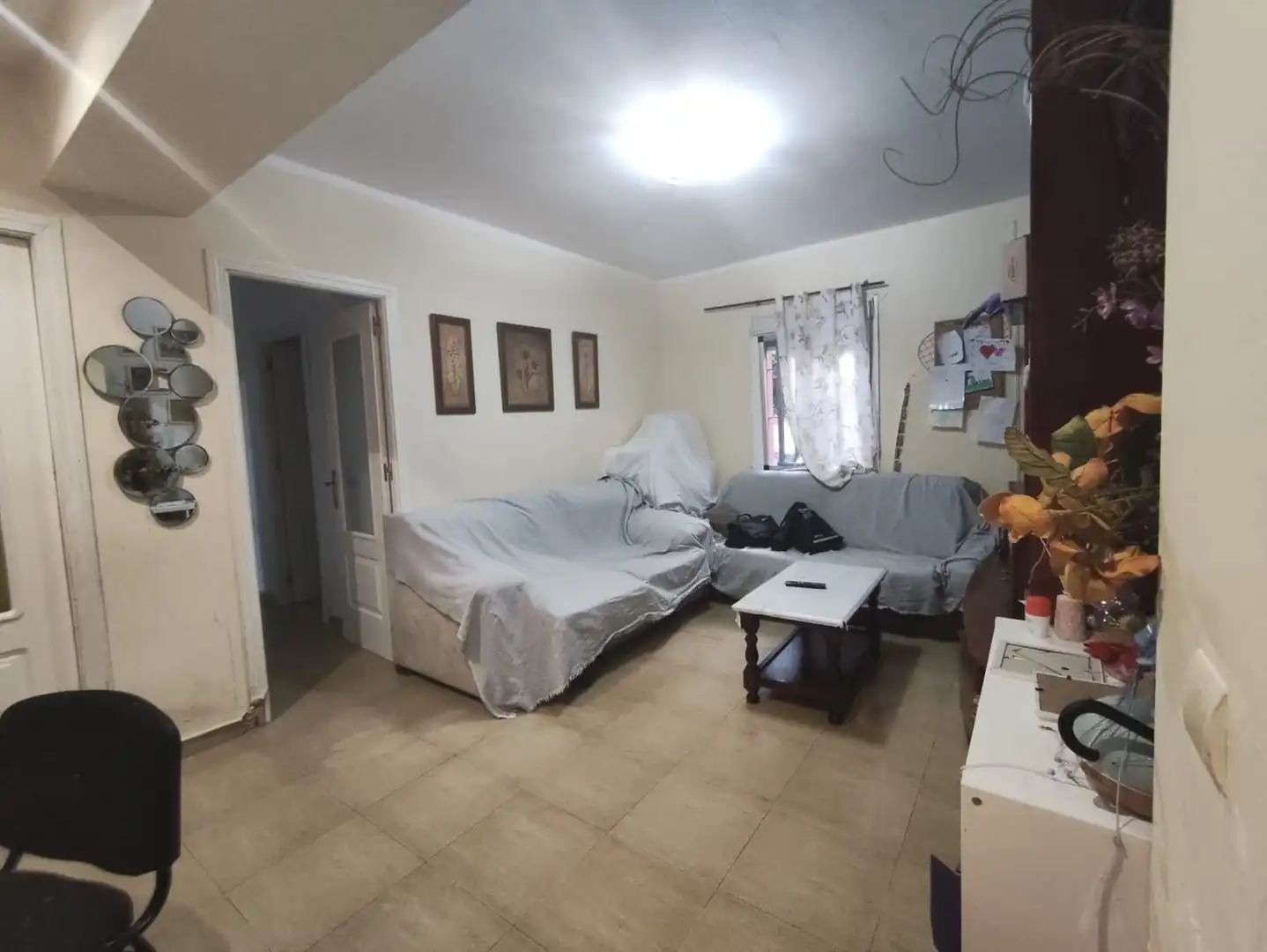 Living room of Flat for sale in Sevilla  with Air Conditioner and Furnished