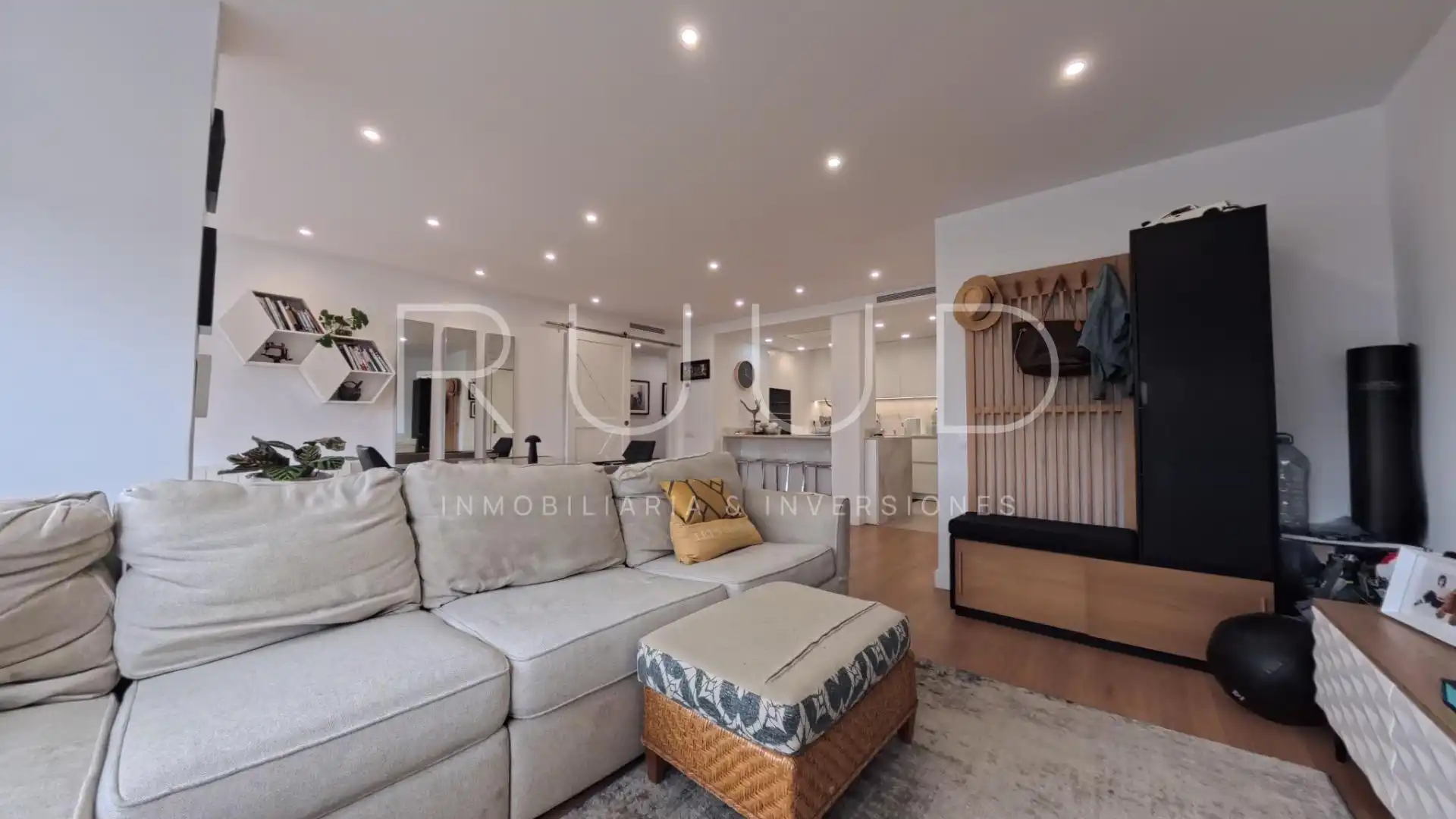 Sala de estar de Piso de alquiler en Barcelona con Aire acondicionado, Calefacción y Parquet