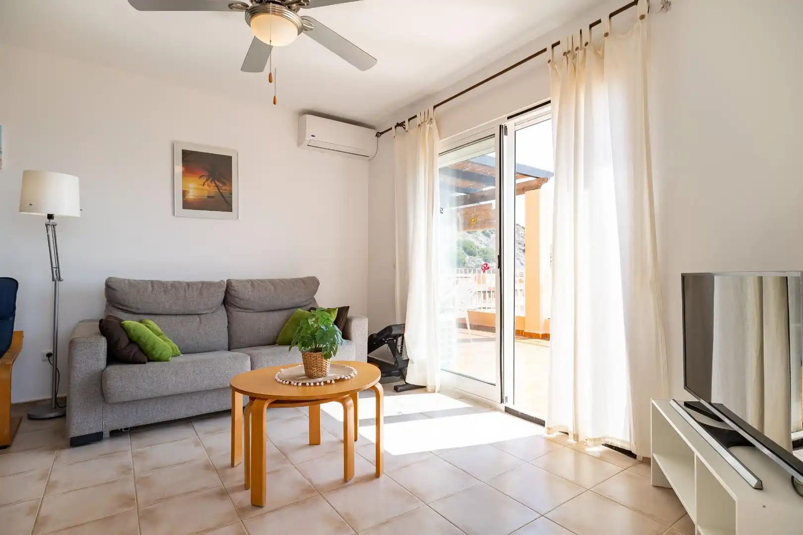 Sala d'estar de Pis en venda en Mojácar amb Aire condicionat, Terrassa i Moblat