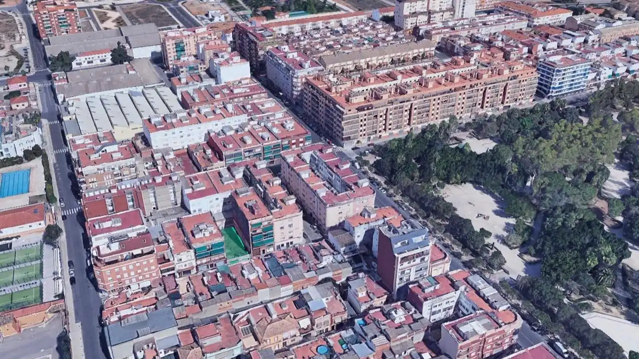 Lands and plots for sale in Calle GERARDO LAGUIA