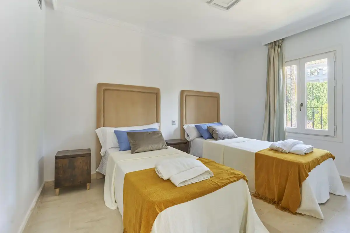 Bedroom of Detached homes for sale in Marbella  with Air Conditioner, Private garden and Terrace