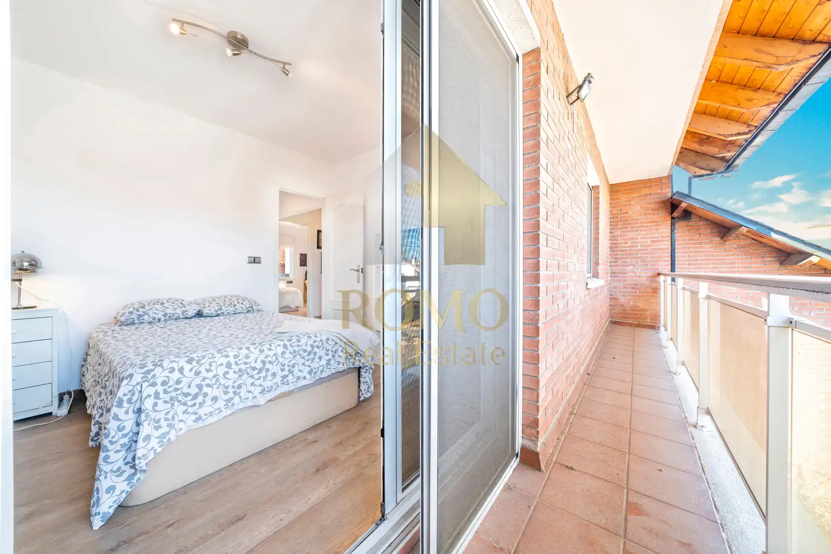 Habitación de Casa o chalet en venta en Santa Perpètua de Mogoda con Aire acondicionado, Calefacción y Jardín privado