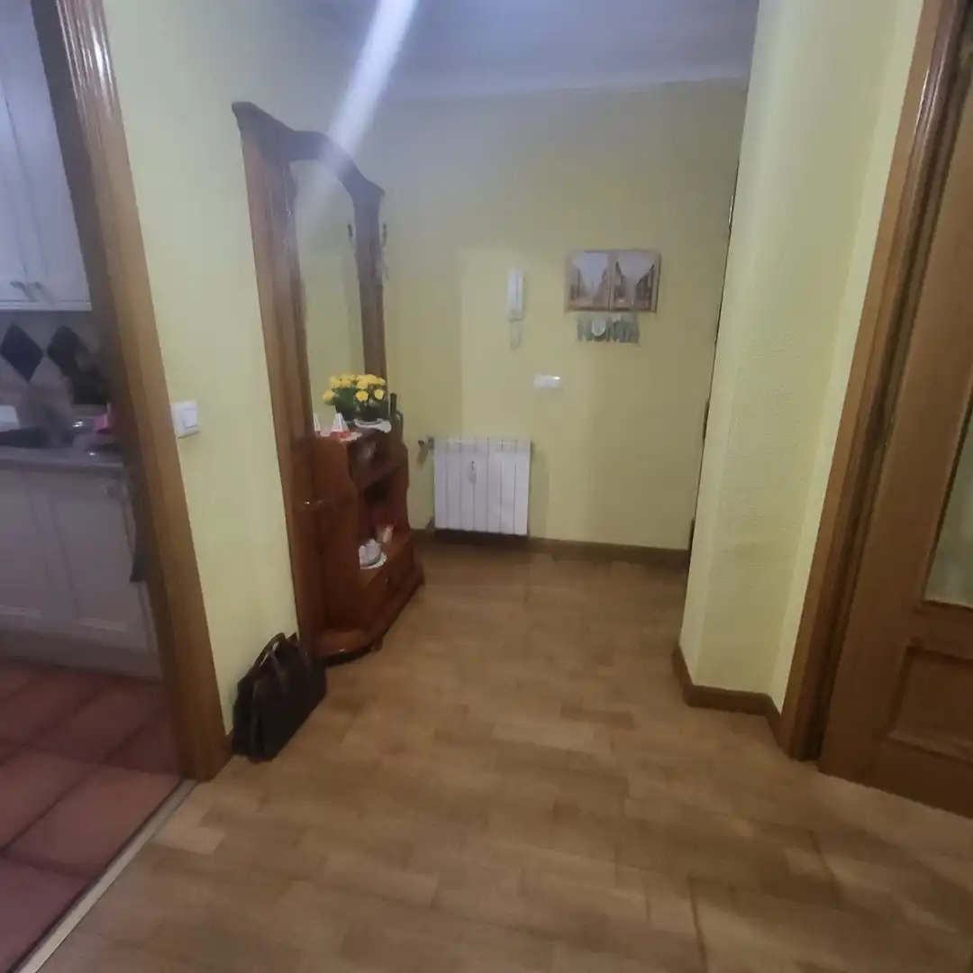 Piso en venta en Ávila con Calefacción, Terraza y Amueblado