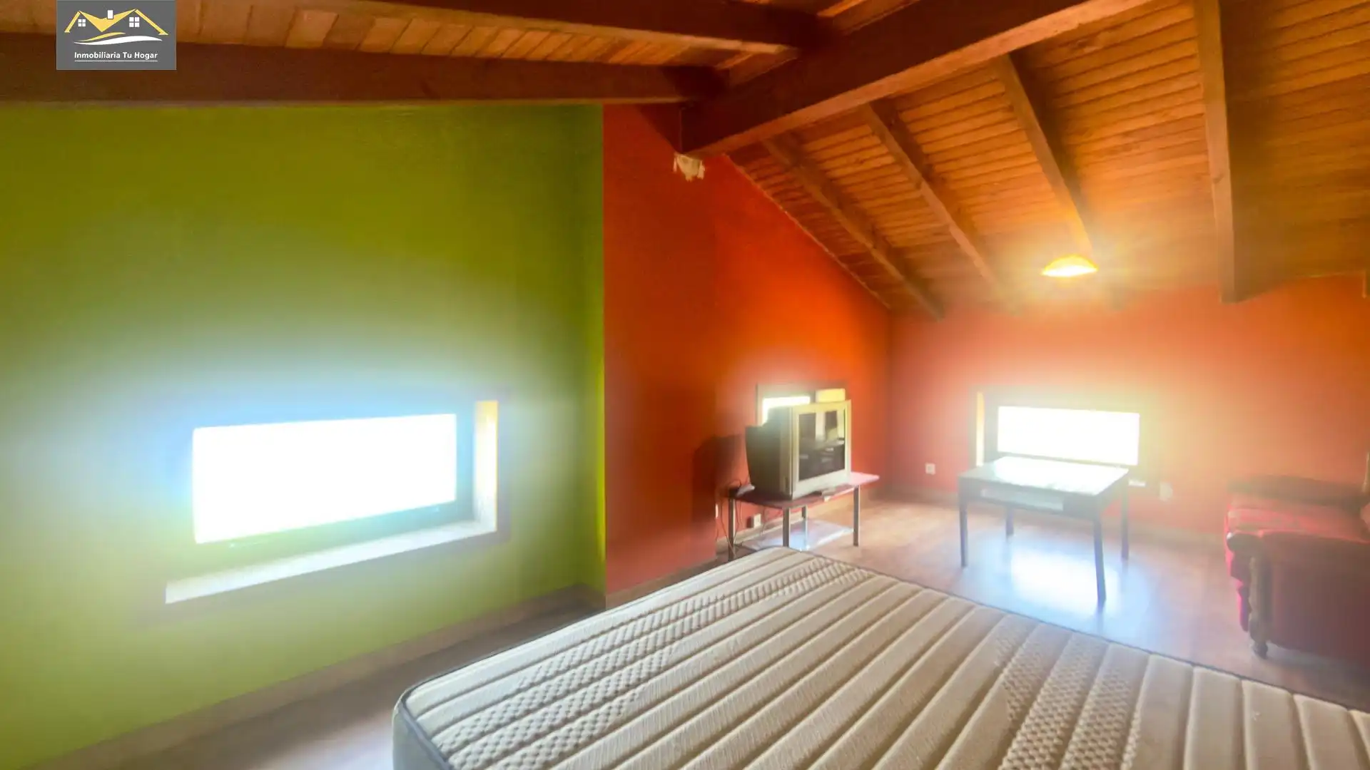 Habitación de Finca rústica en venta en Castrelo de Miño con Jardín privado, Terraza y Amueblado