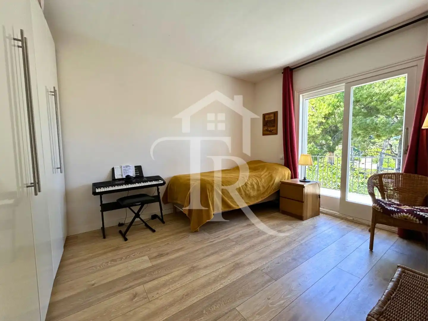 Habitación de Casa o chalet en venta en Roda de Berà con Aire acondicionado, Calefacción y Jardín privado