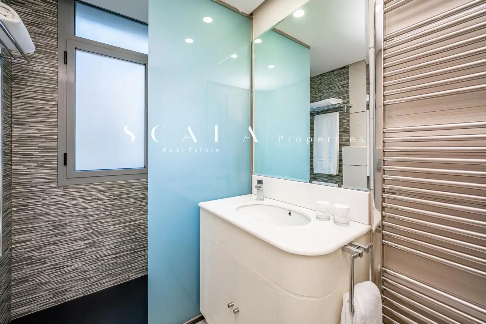 Badezimmer von Maisonette zur Miete in Madrid mit Klimaanlage, Heizung und Terrasse