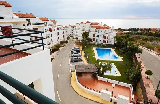 Vista exterior de Ático en venta en Manilva con Calefacción, Terraza y Trastero