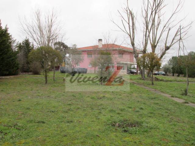 Casa-chalet en Venta en Área Rural