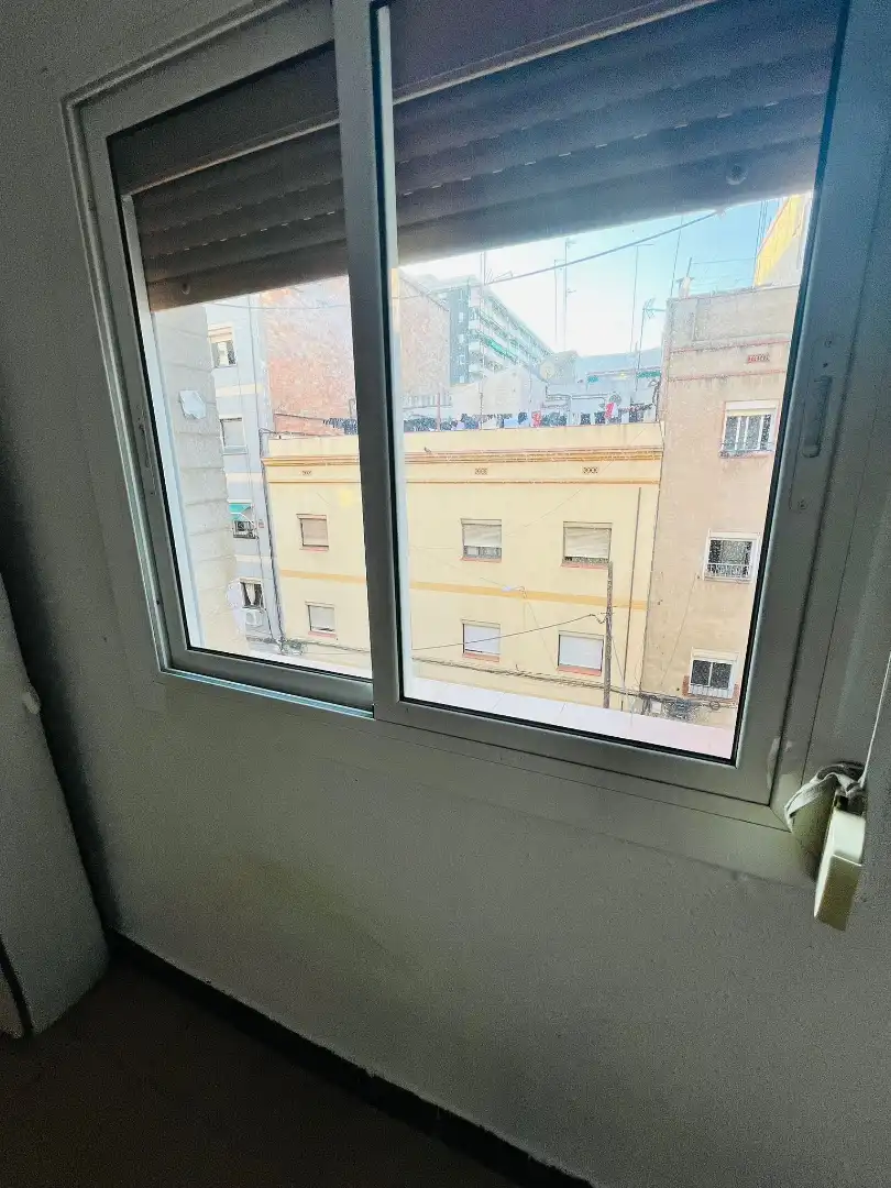 Dormitori de Pis en venda en L'Hospitalet de Llobregat amb Alarma