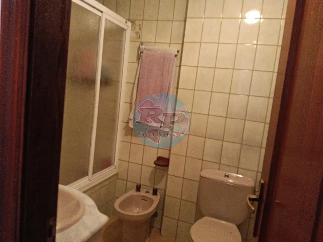 Badezimmer von Wohnung zum Verkauf in Villablino mit Heizung und Terrasse