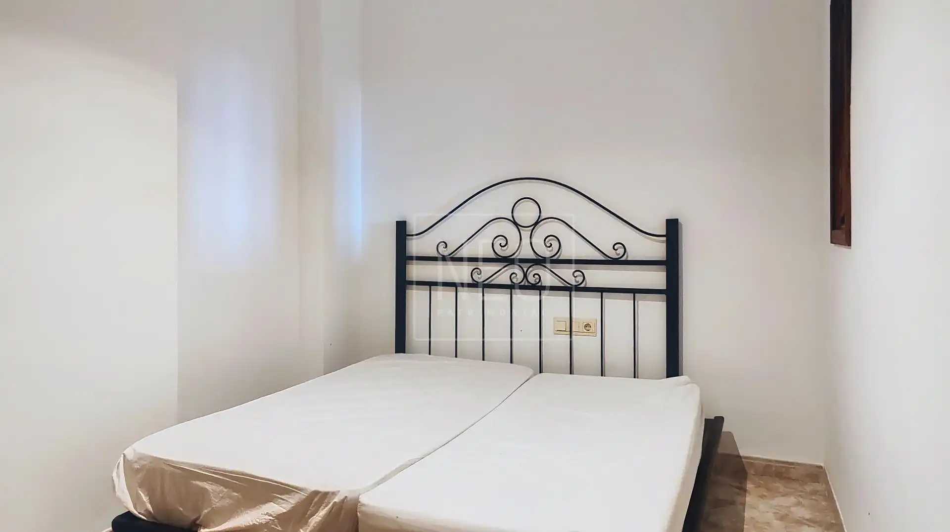Habitación de Planta baja en venta en Valencia con Jardín privado y Piscina comunitaria