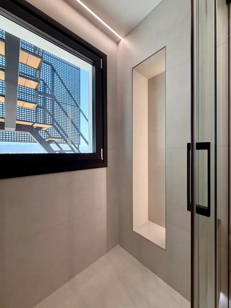 Baño de Ático en venta en Málaga con Aire acondicionado, Calefacción y Jardín privado