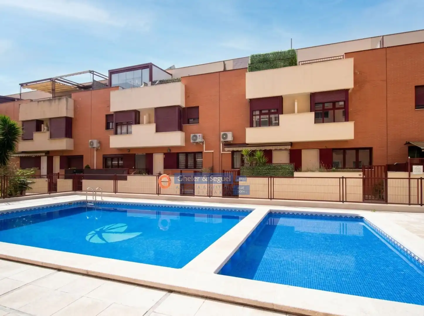 Piscina de Casa adosada en venta en Sagunto / Sagunt con Terraza y Balcón