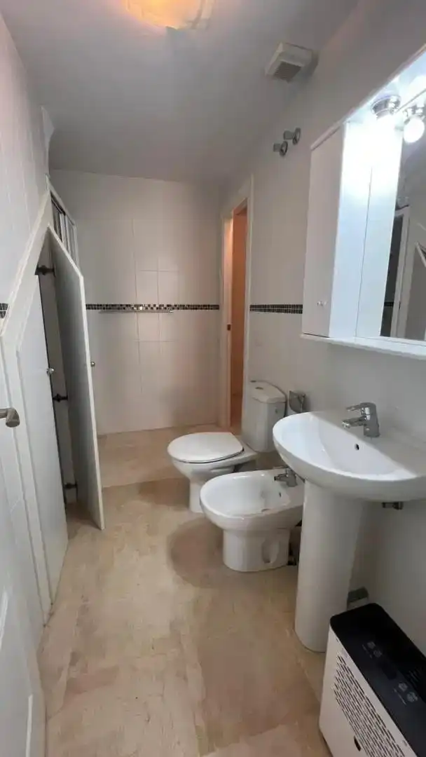 Baño de Dúplex de alquiler en Calpe / Calp con Aire acondicionado, Jardín privado y Parquet