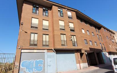 Vista exterior de Pis en venda en Medina del Campo amb Calefacció, Terrassa i Traster