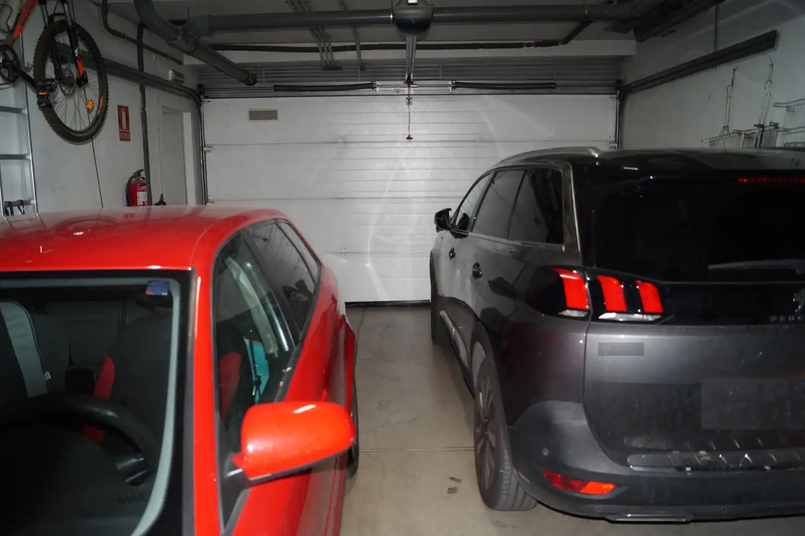Parking de Casa adosada en venta en Guadalajara con Jardín privado y Piscina