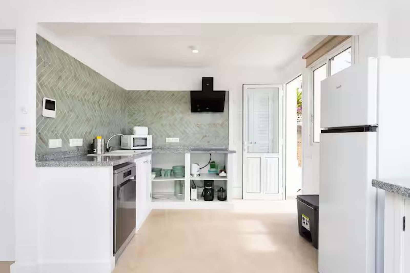 Kitchen of Apartment for share in El Sauzal  with Air Conditioner, Terrace and Furnished