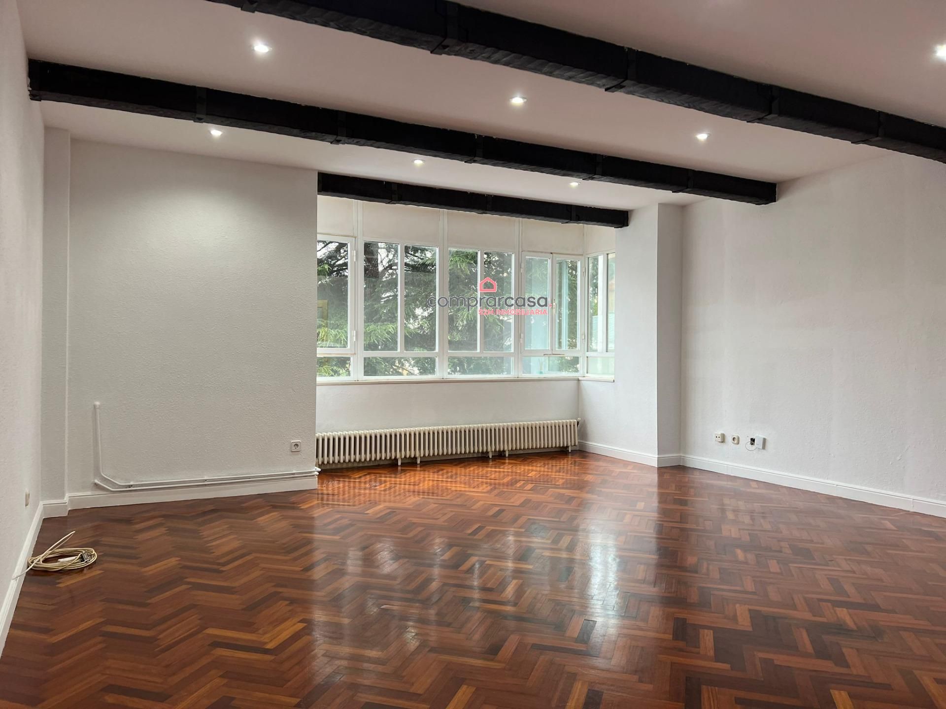 Wohnzimmer von Wohnung miete in Cambre  mit Heizung