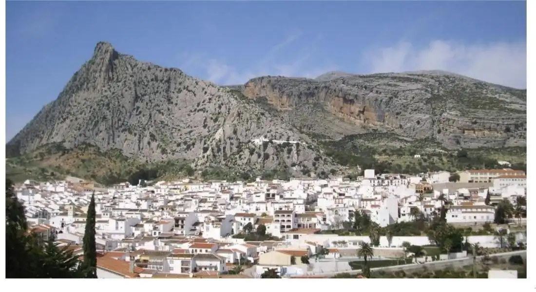 Vista exterior de Casa o xalet en venda en Valle de Abdalajís amb Aire condicionat, Terrassa i Moblat