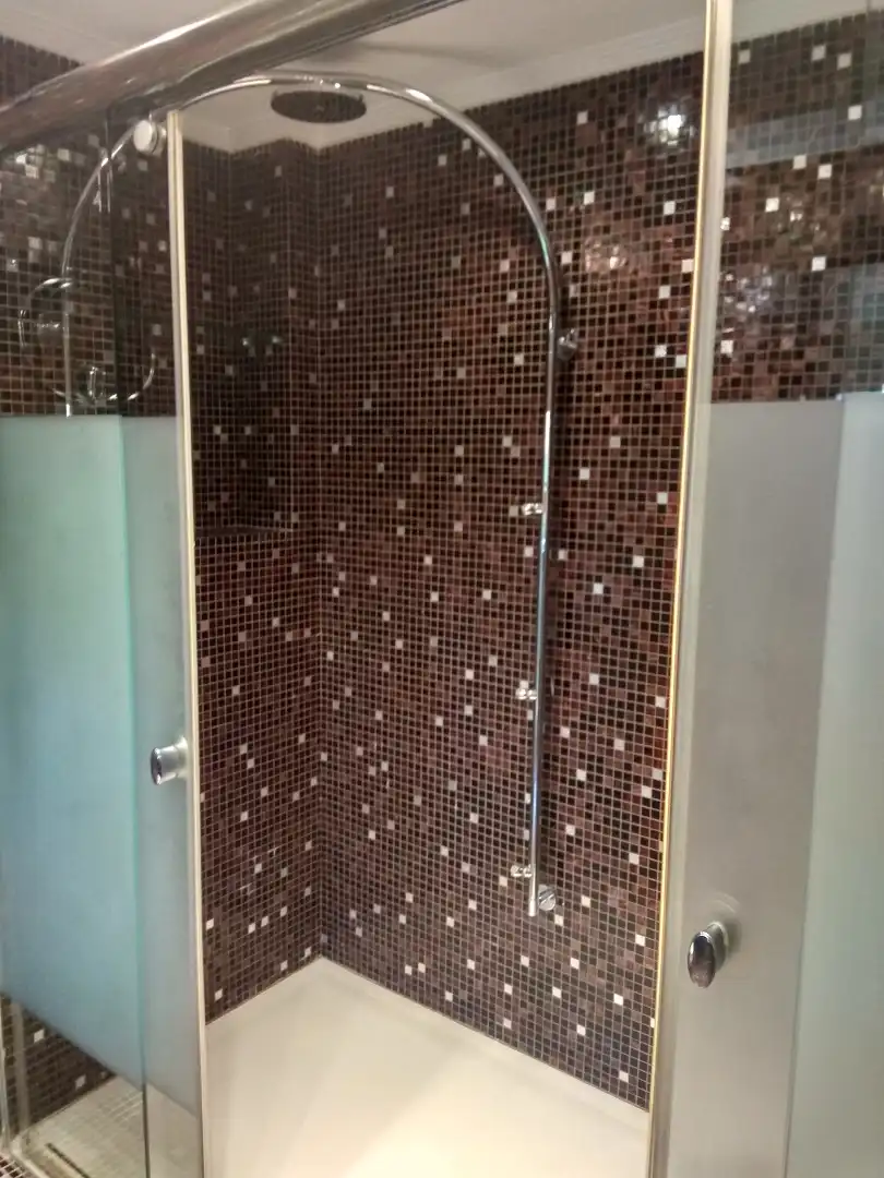 Bathroom of Houses for sale in Zaragoza  with Air Conditioner, Private garden and Parquet flooring