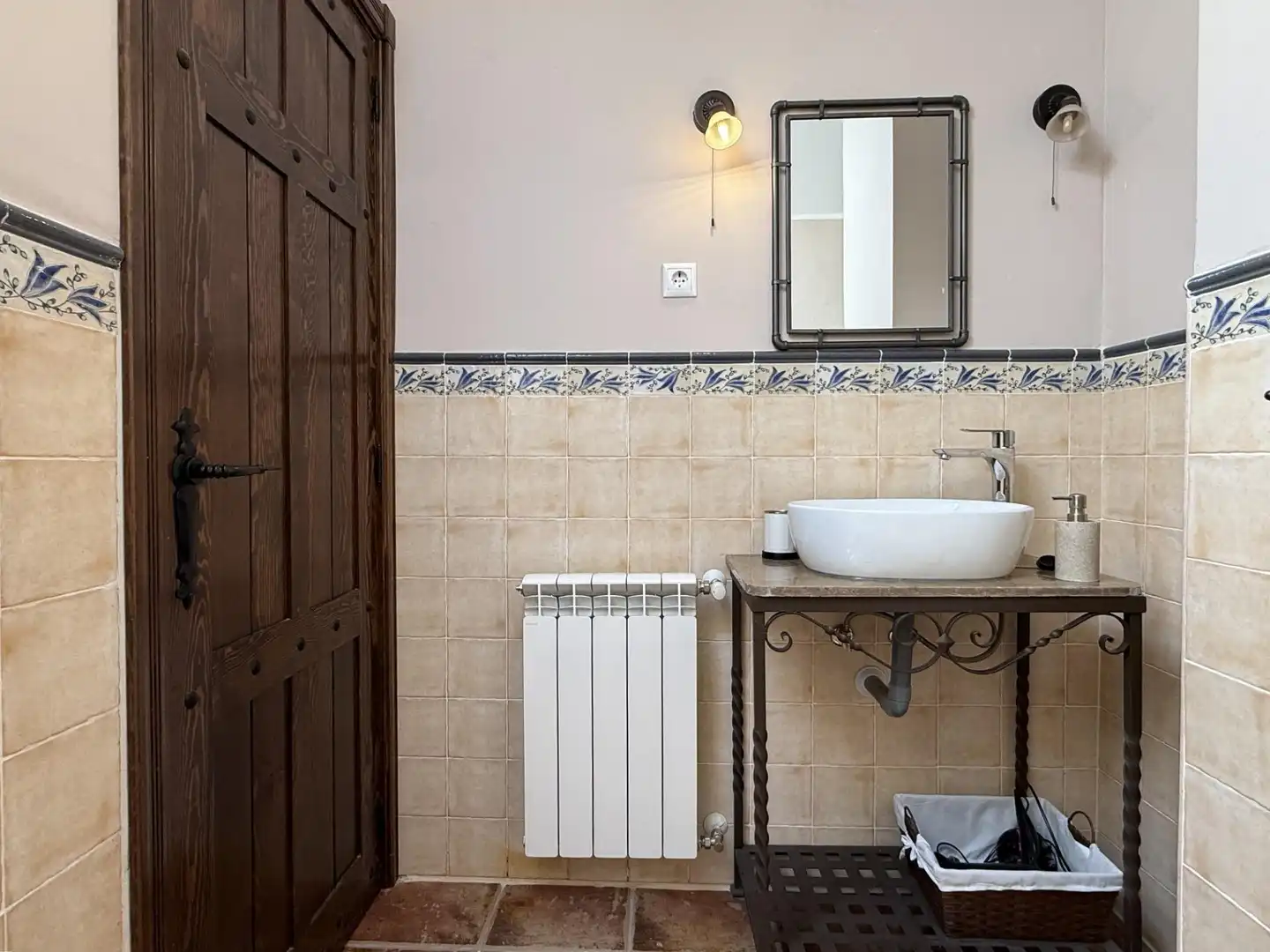 Baño de Finca rústica en venta en Auñón con Terraza, Amueblado y Balcón