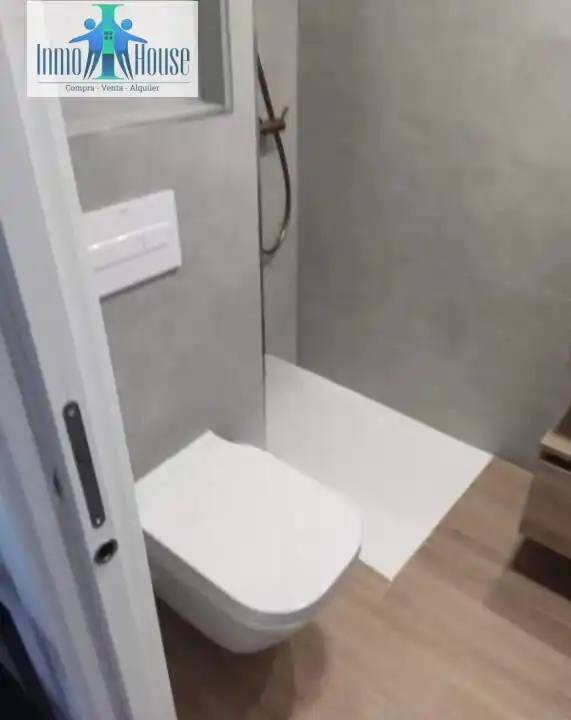 Badezimmer von Wohnung zum Verkauf in Albacete mit Klimaanlage, Heizung und Möbliert