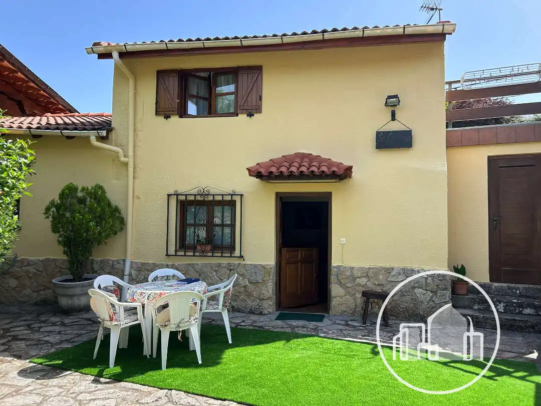 Garden of Houses for sale in Merindad de Valdeporres  with Heating and Furnished