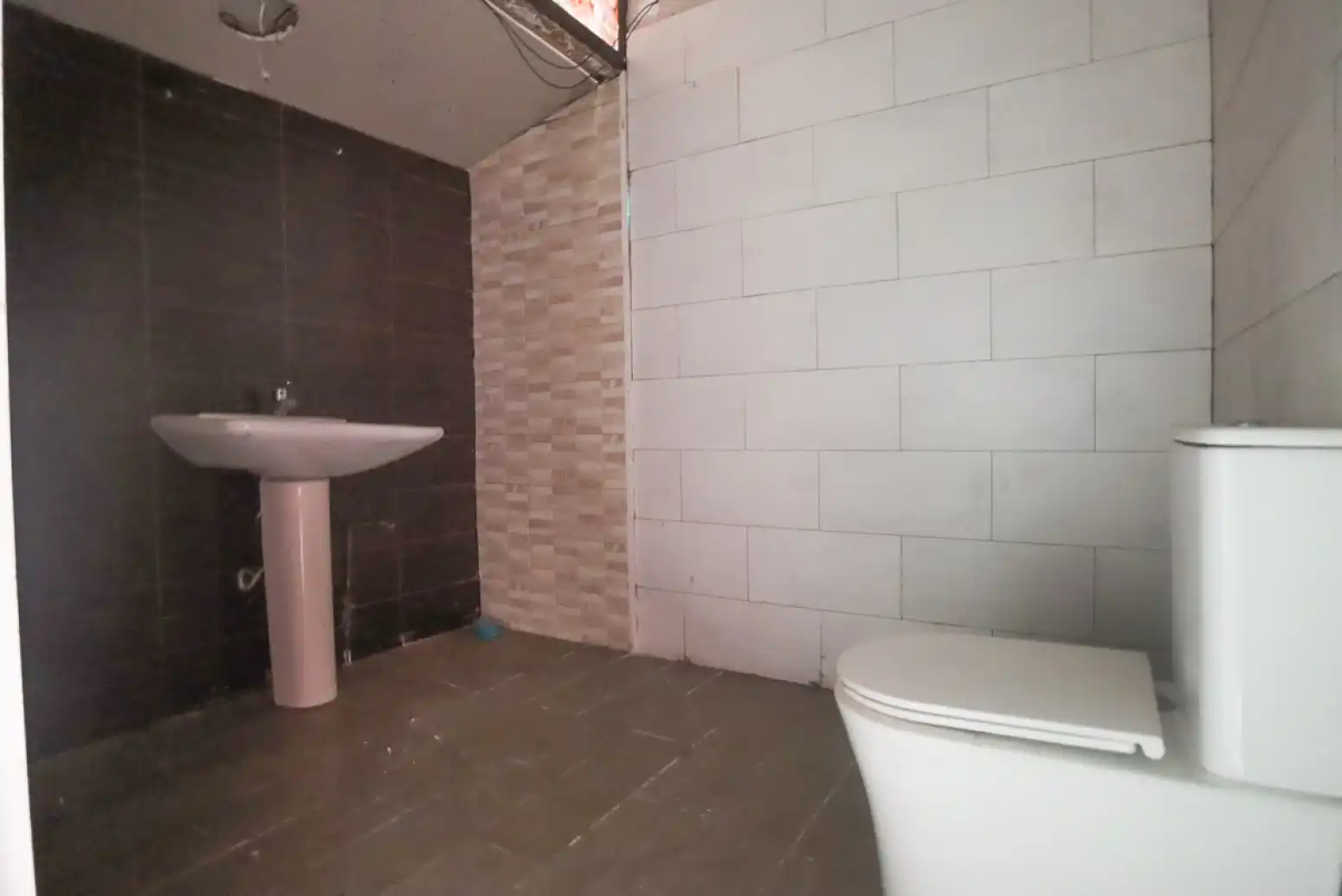 Baño de Local de alquiler en Oviedo 