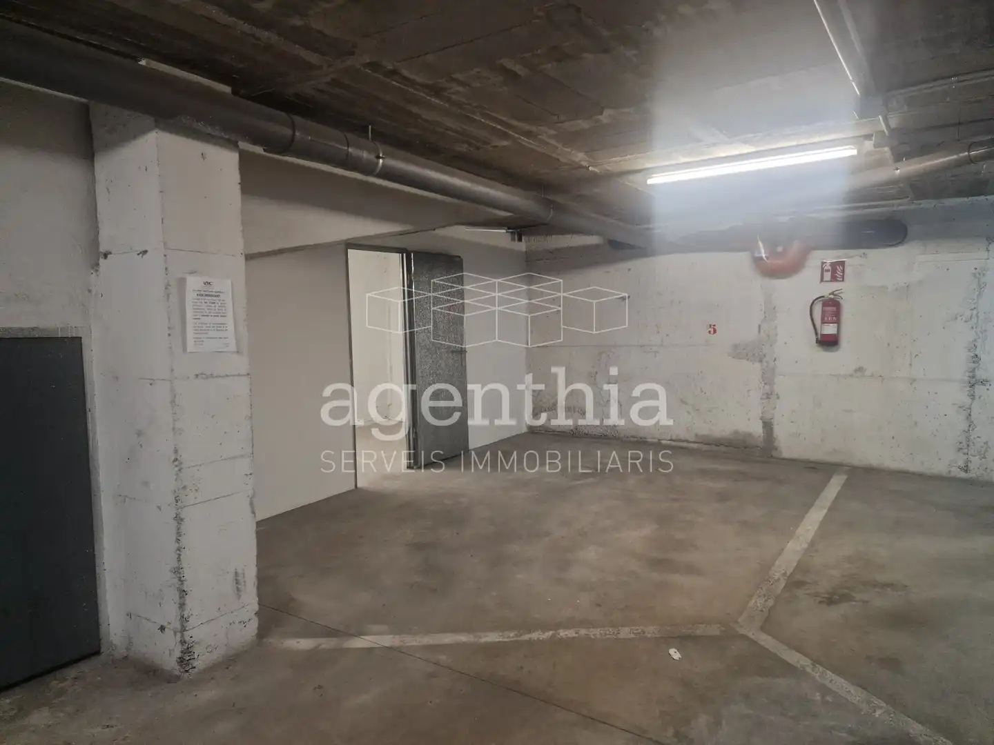 Aparcament de Garatge en venda en Girona