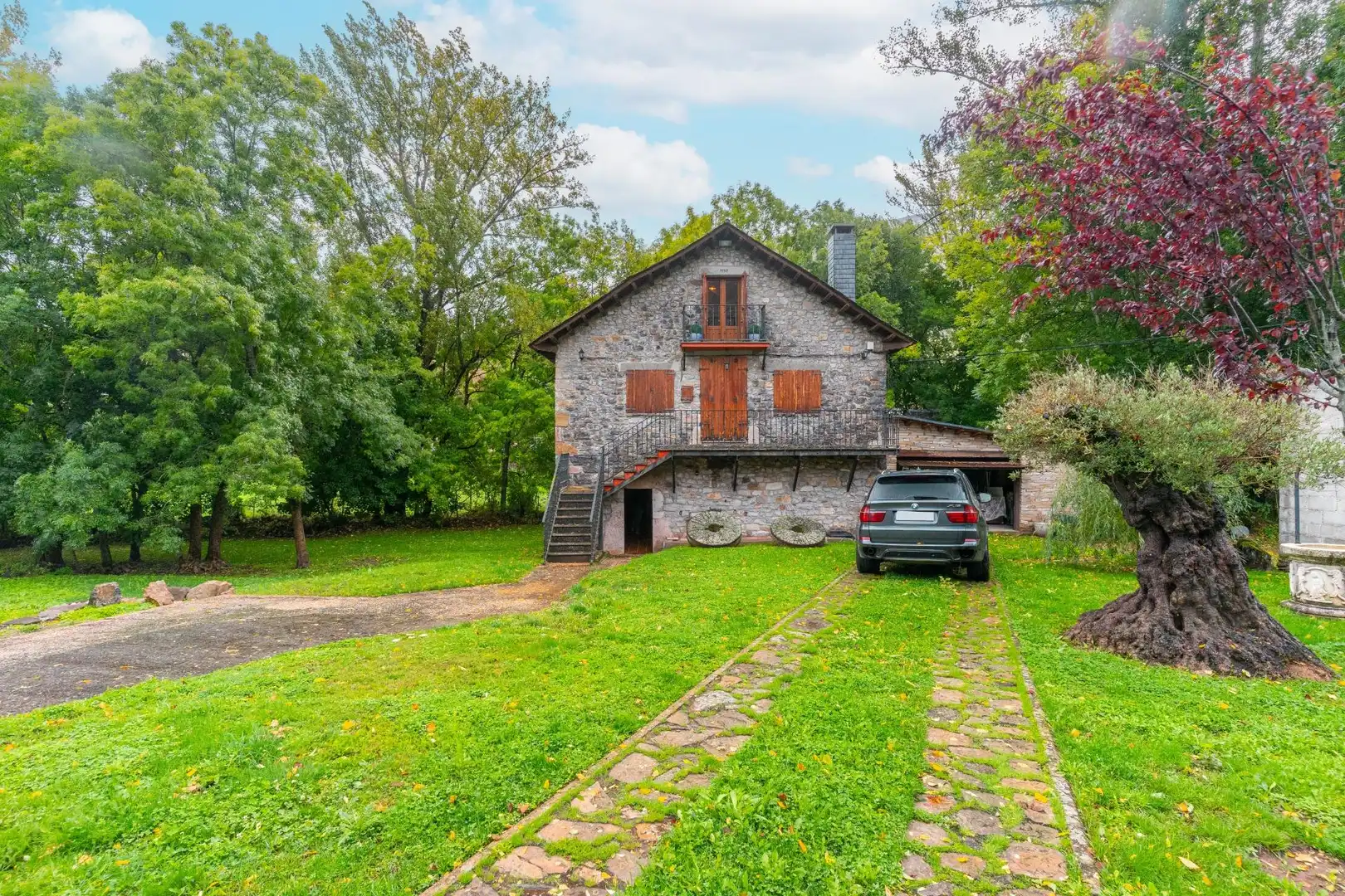 Vista exterior de Casa o chalet en venta en Cabrillanes con Calefacción, Jardín privado y Terraza