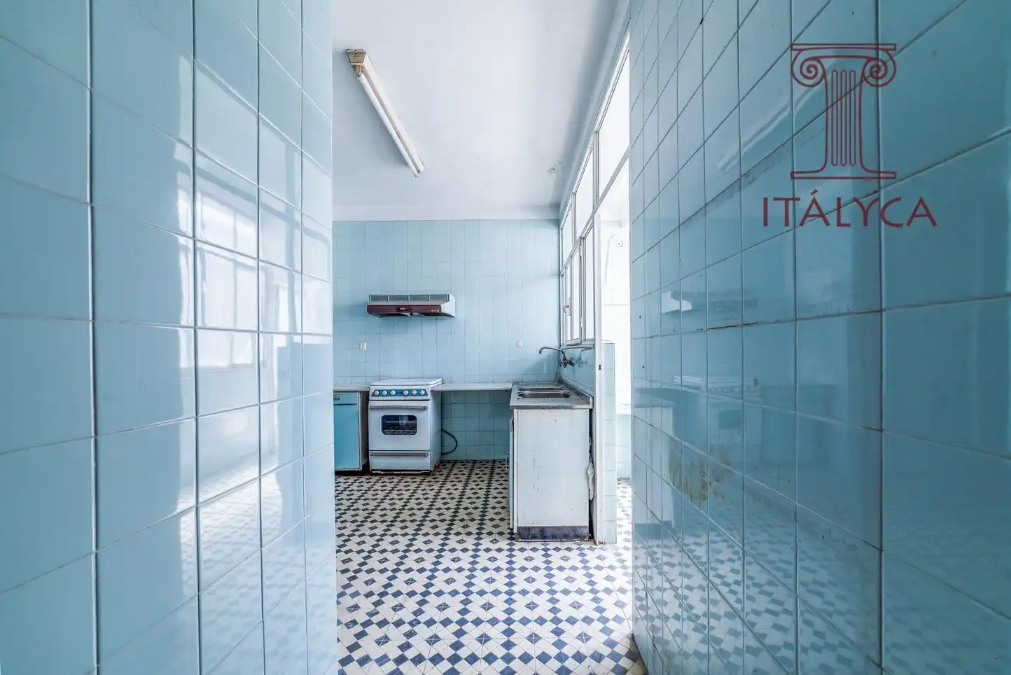 Cocina de Piso en venta en Sevilla con Terraza y Trastero