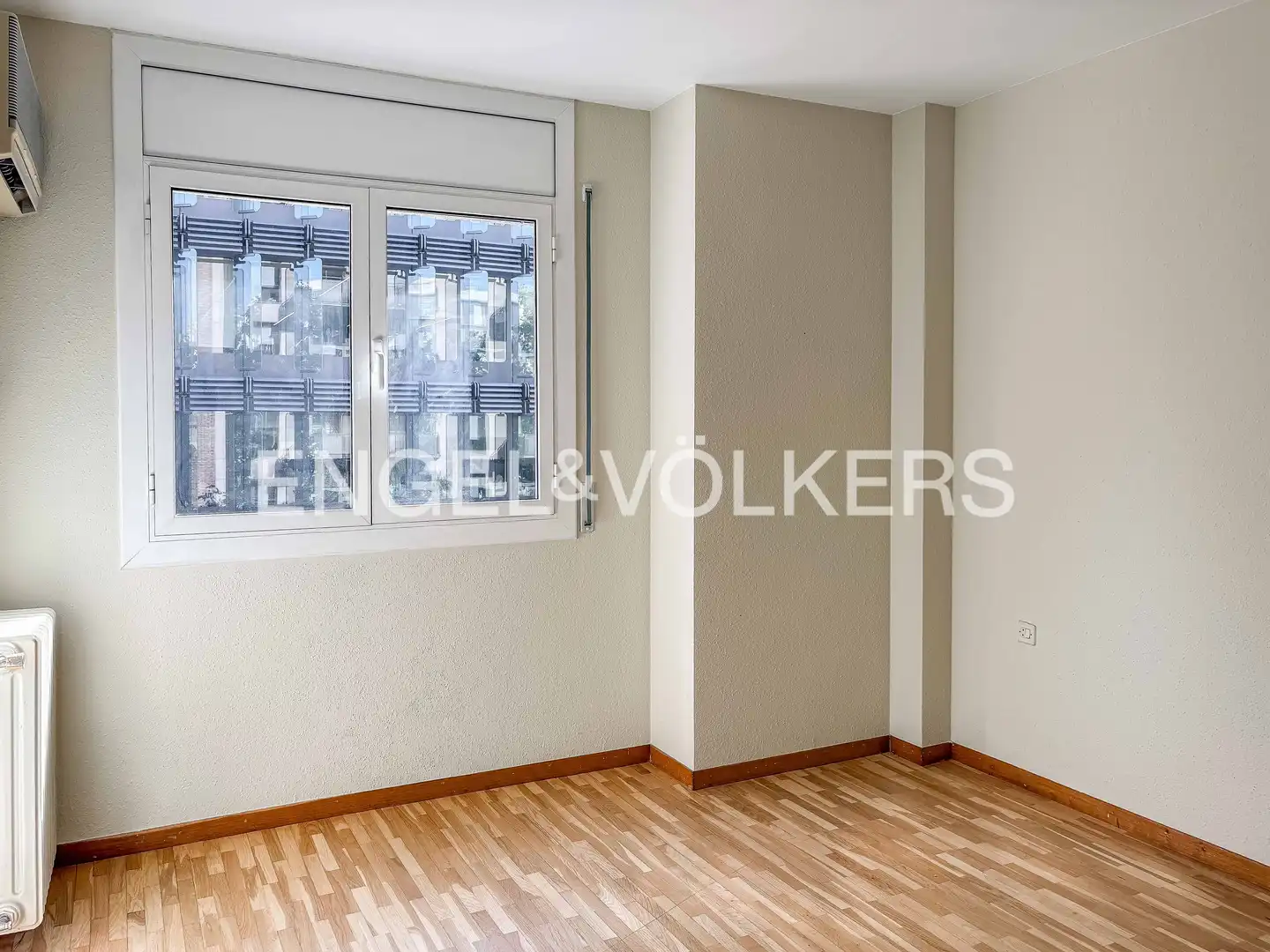 Bedroom of Flat for rent in Barcelona  with Air Conditioner, Heating and Parquet flooring