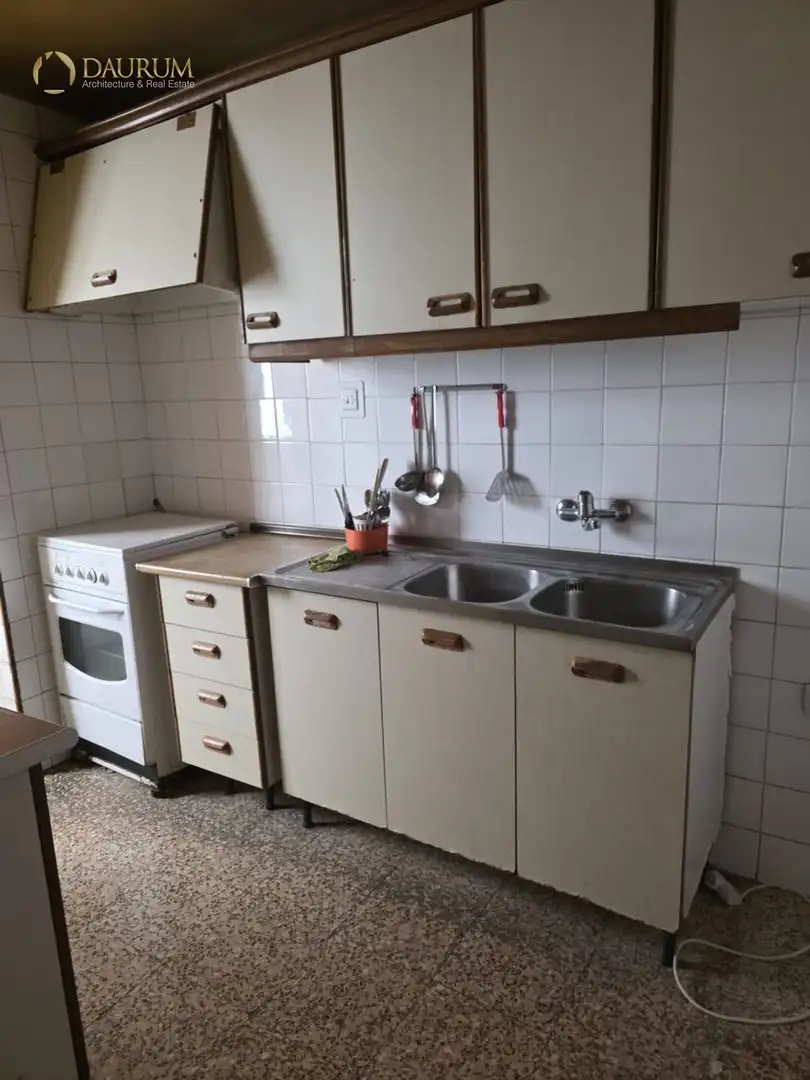 Cuina de Pis en venda en Sevilla amb Terrassa i Moblat