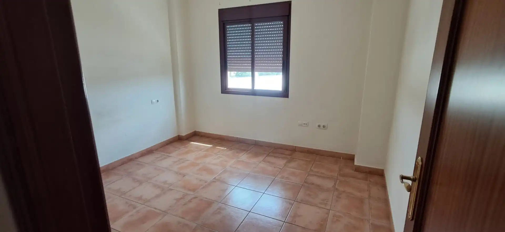 Flat for sale in Utrera  with Air Conditioner