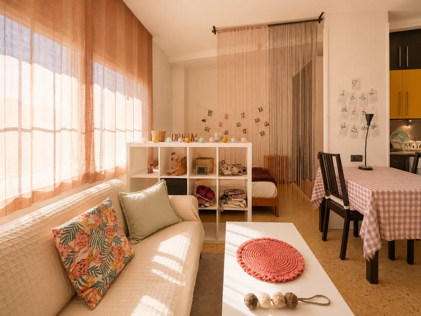 Habitación de Piso en venta en Barcelona con Amueblado y Horno