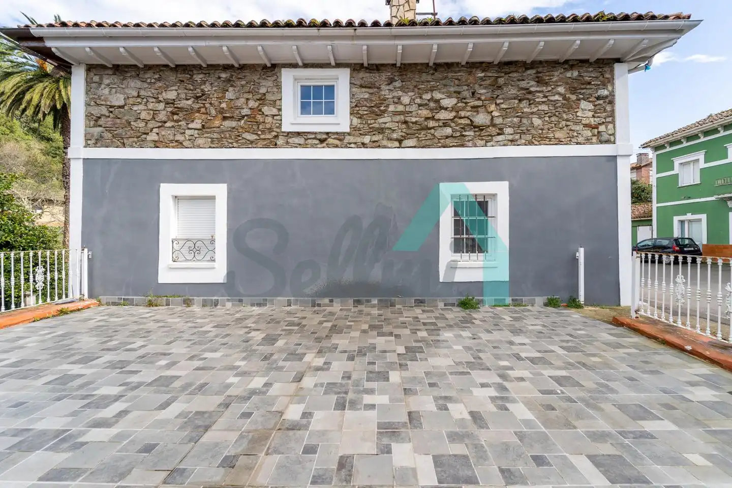 Vista exterior de Casa o xalet en venda en Cudillero amb Terrassa