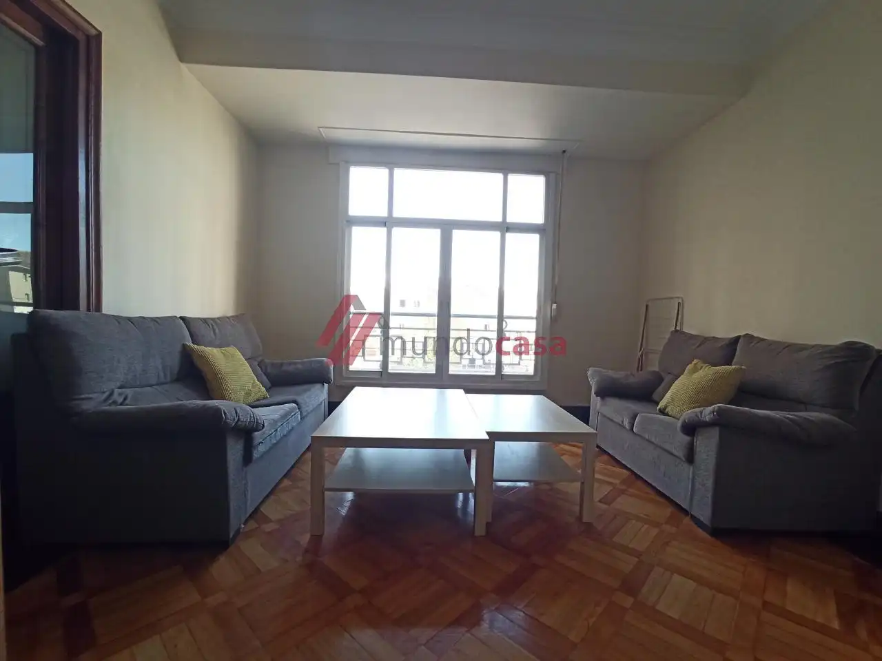 Living room of Flat for share in Ferrol  with Heating, Parquet flooring and Furnished