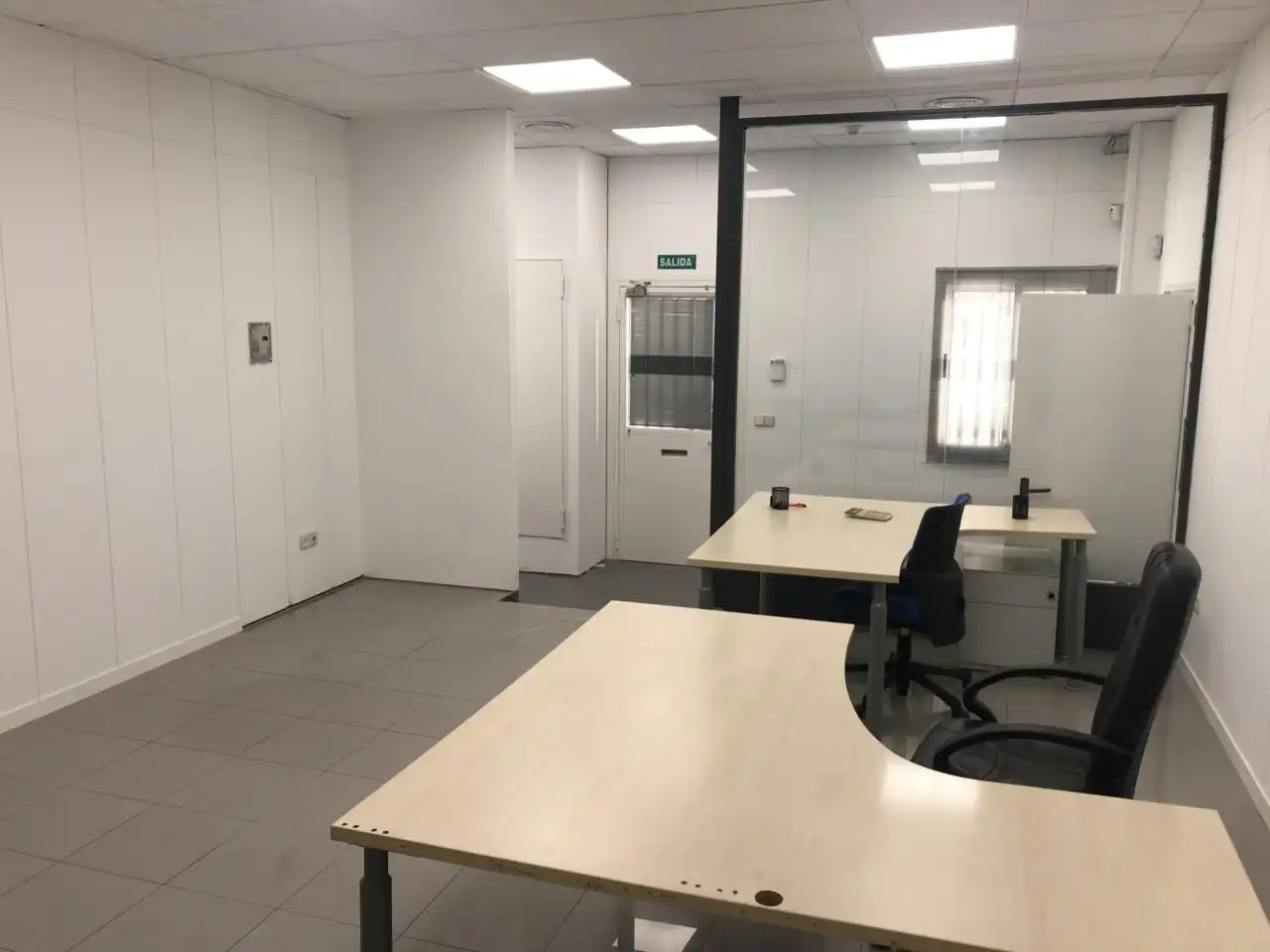 Nave industrial de alquiler en Barcelona con Calefacción y Alarma