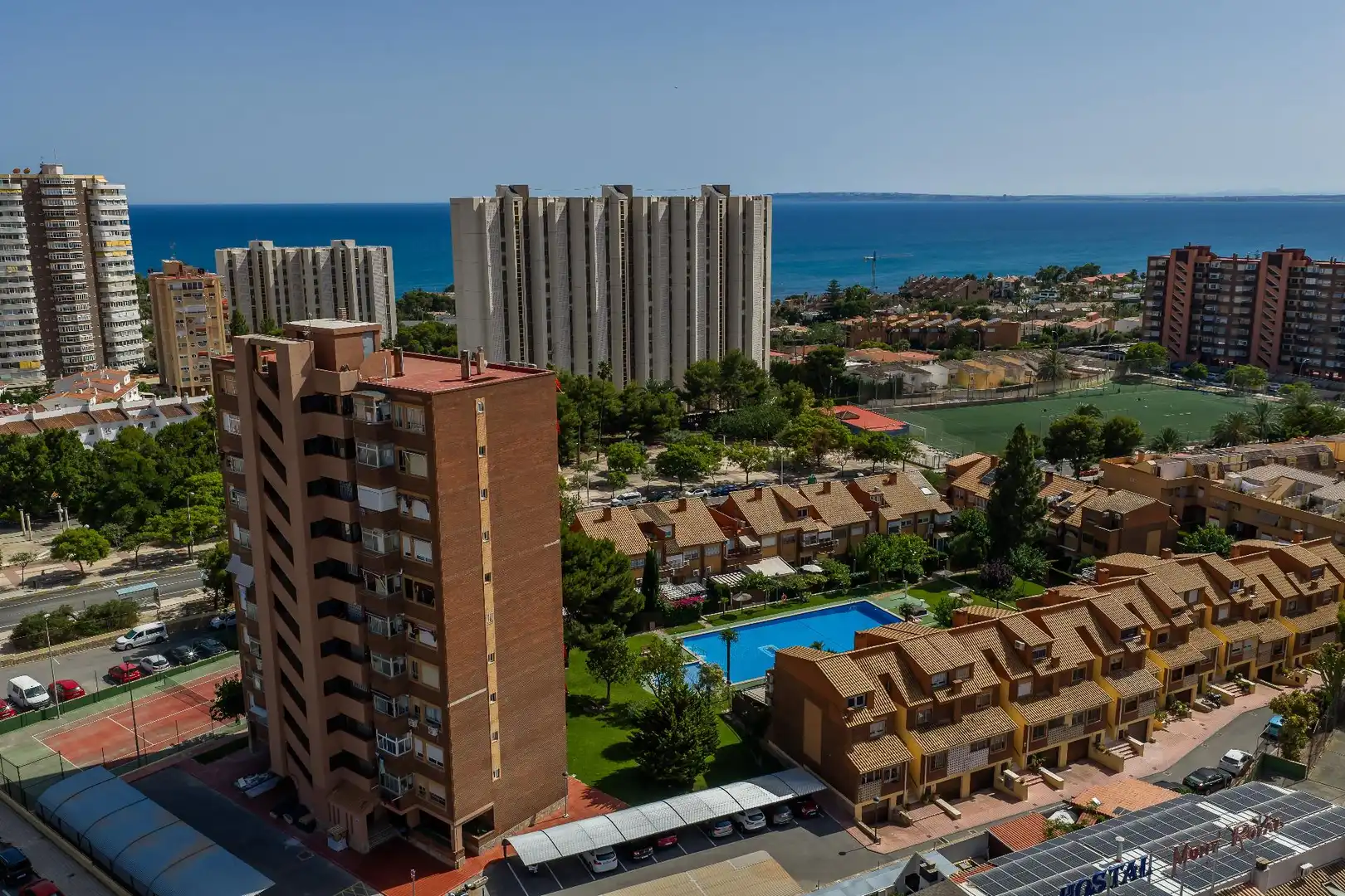 Vista exterior de Apartamento en venta en Alicante / Alacant con Piscina comunitaria