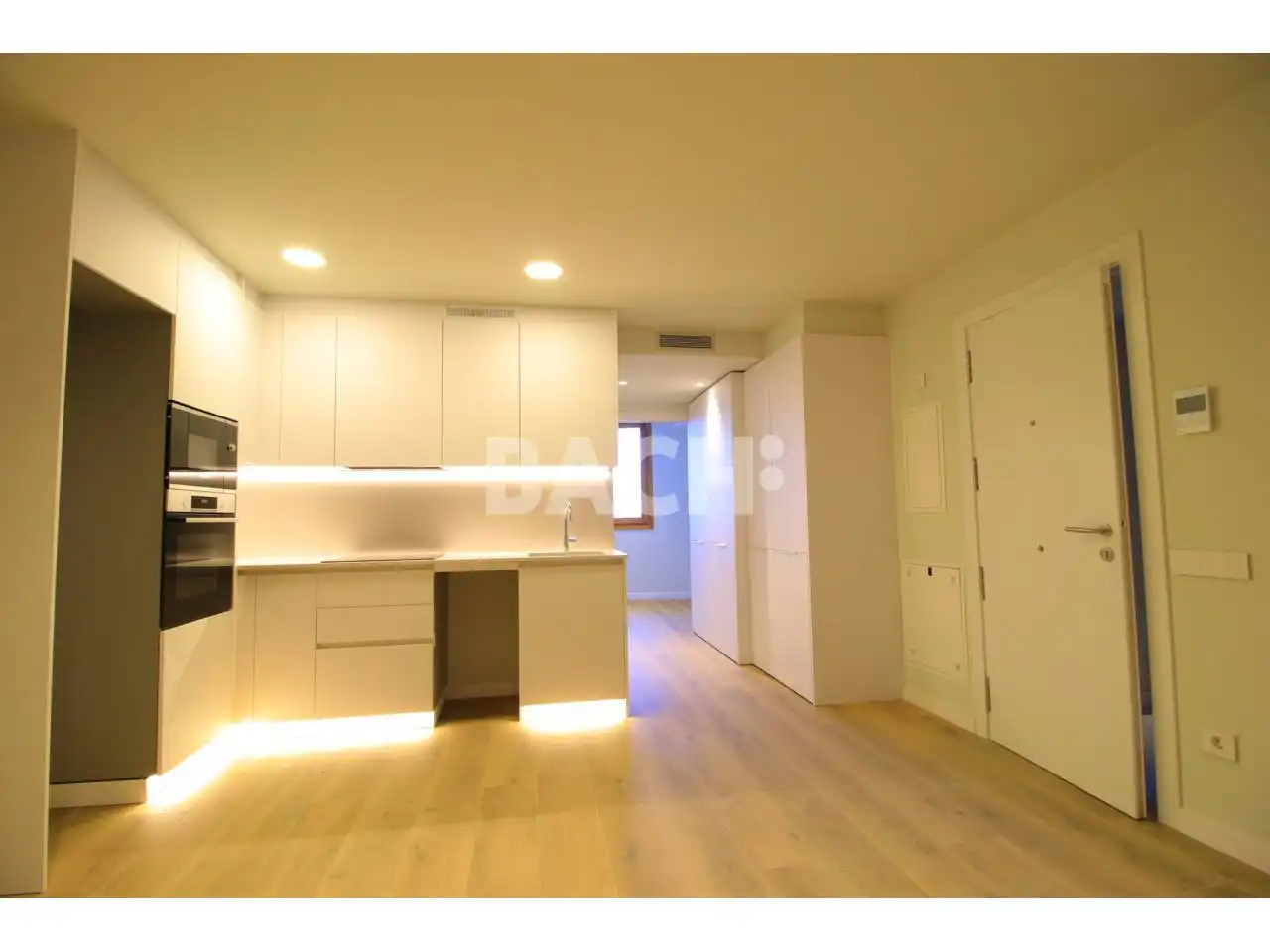 Piso con ascensor en venta en Calle Nou 127, imagen 2