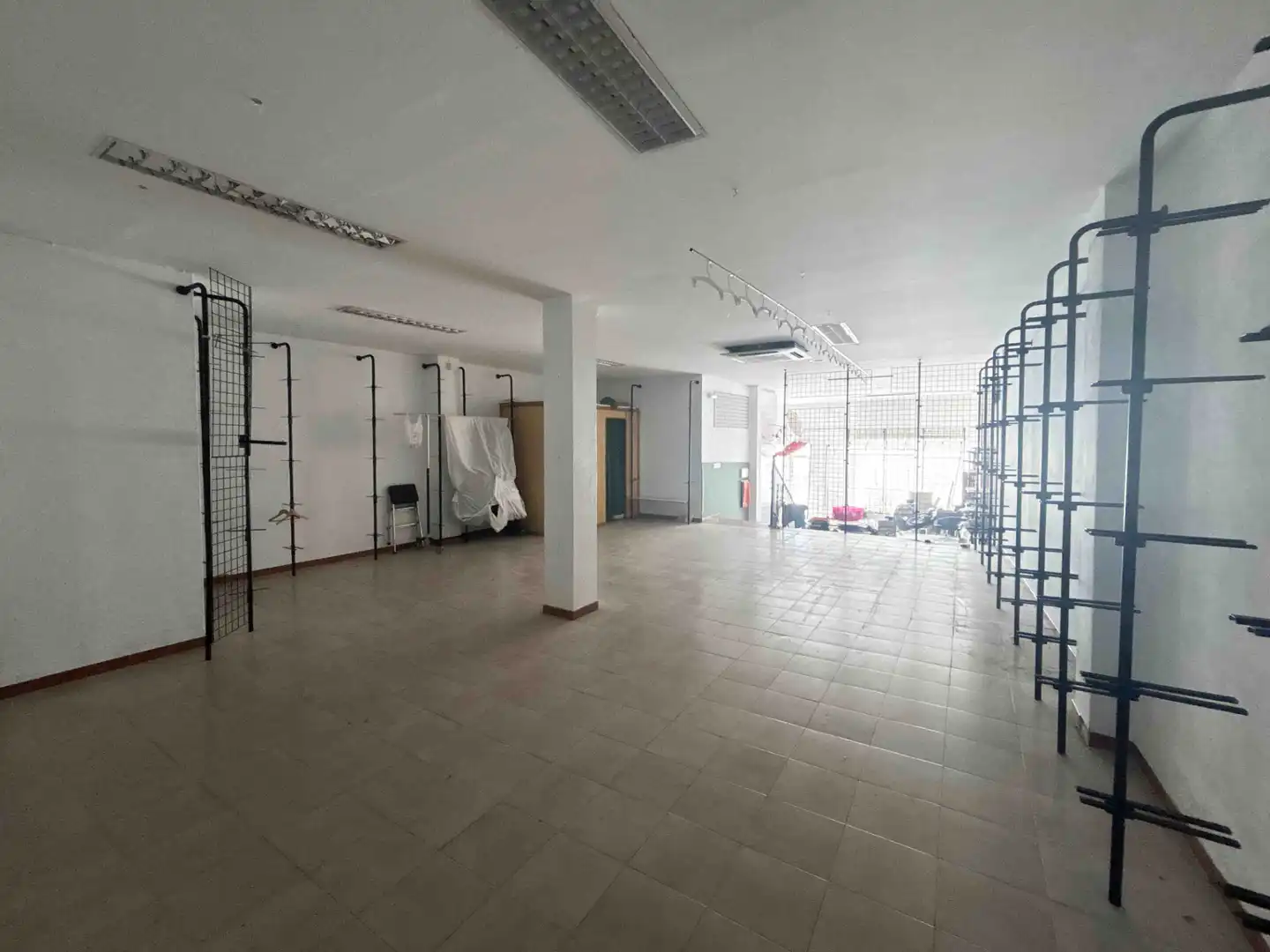 Local en venta en Benalup-Casas Viejas con Aire acondicionado