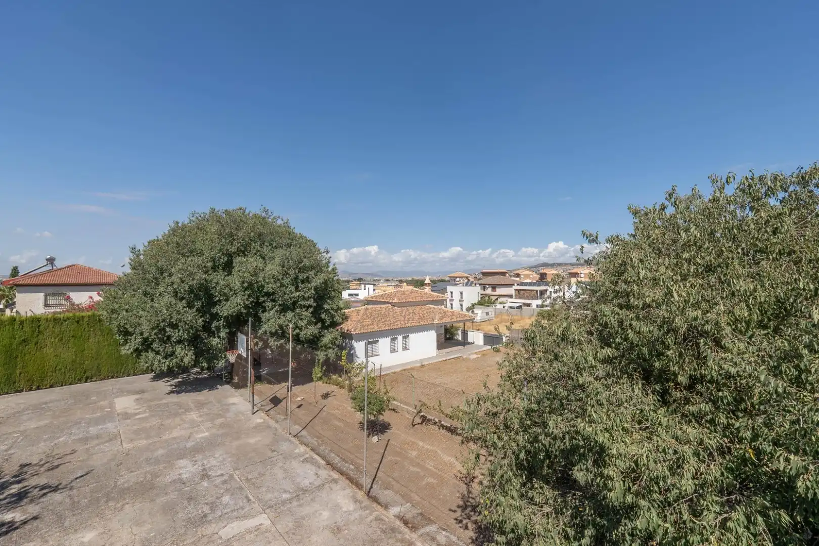 Vista exterior de Casa adosada en venda en Cájar amb Calefacció i Terrassa