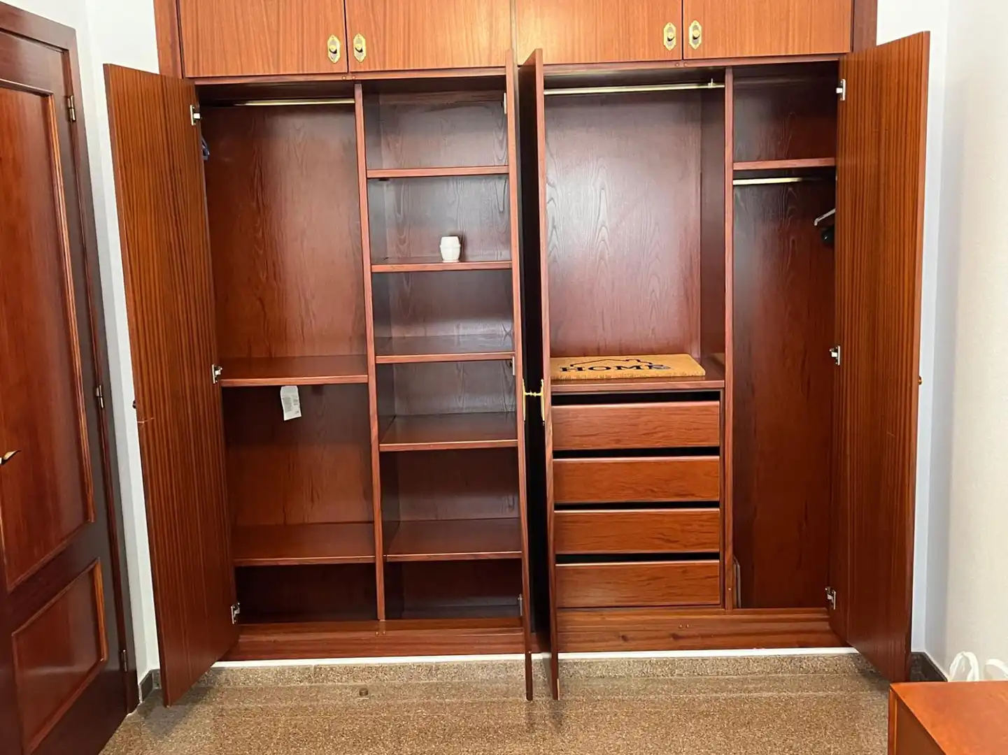 Schlafzimmer von Wohnung zur Miete in Valencia mit Klimaanlage, Heizung und Möbliert