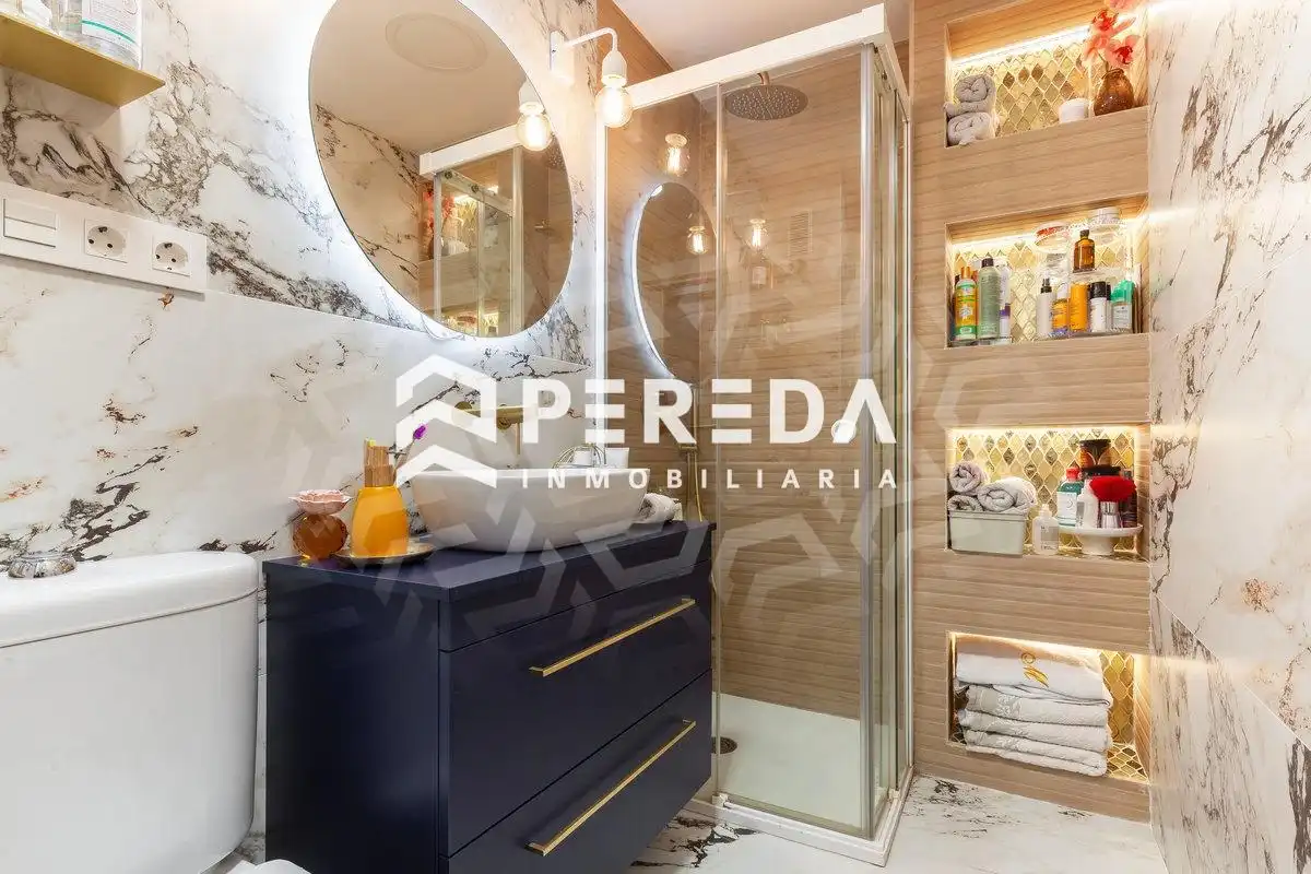 Baño de Apartamento en venta en Roquetas de Mar ciudad