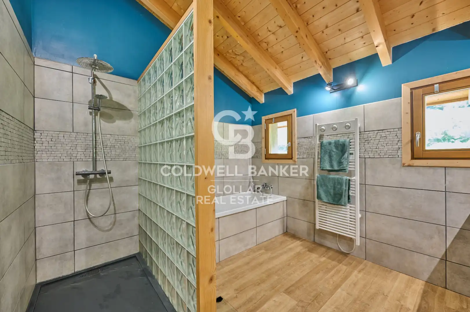 Bathroom of Houses for sale in Latour - de - Carol  with Heating, Private garden and Parquet flooring