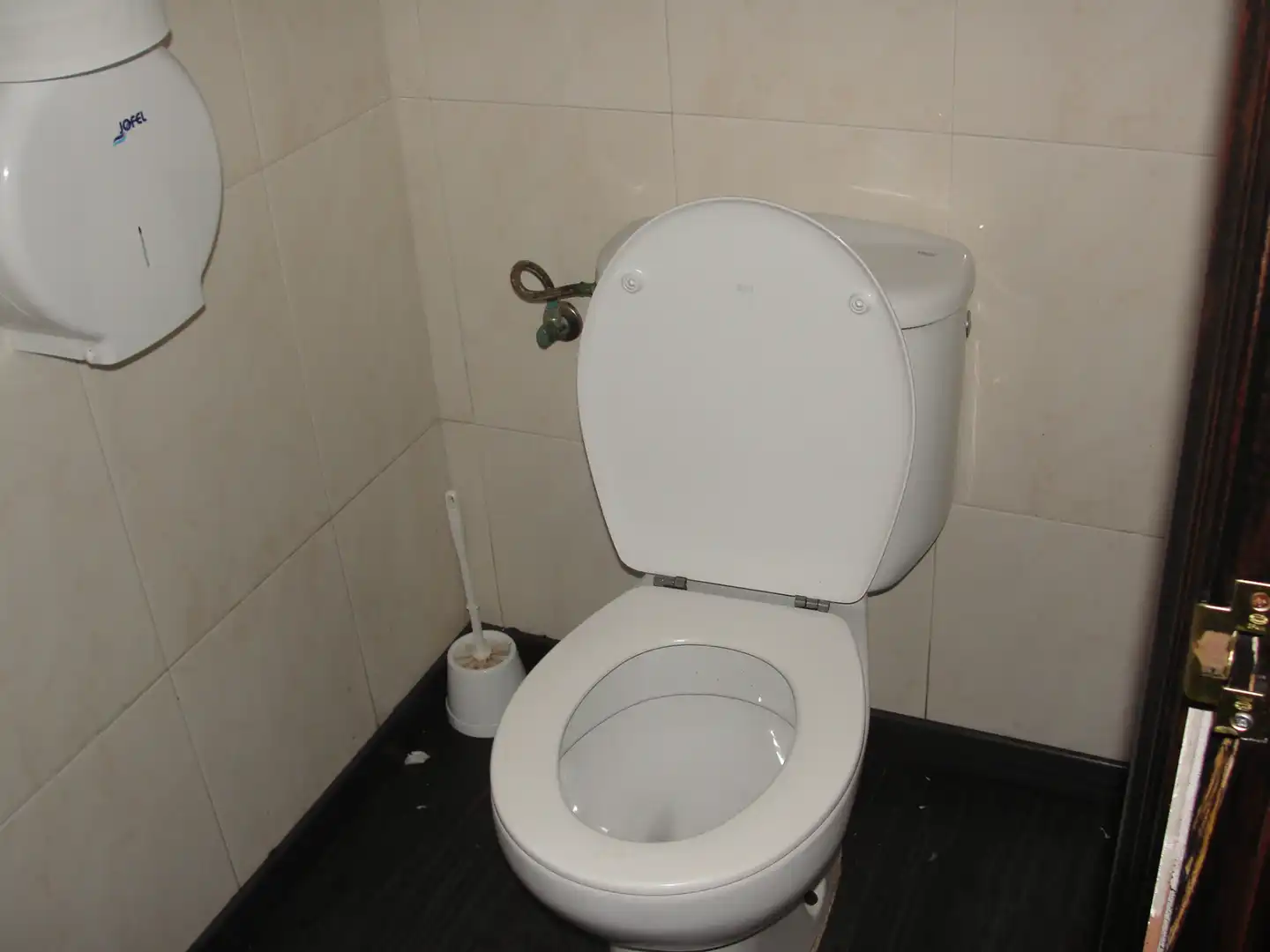 Bany de Local de lloguer en Ames amb Aire condicionat, Calefacció i Parquet