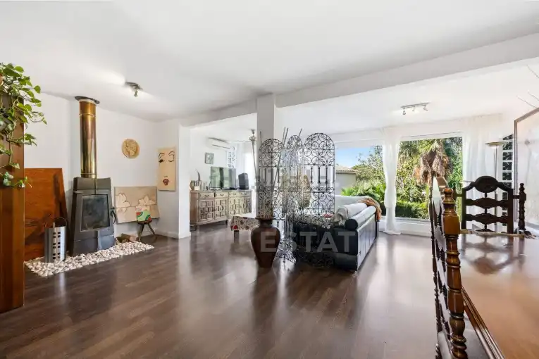 Sala de estar de Casa adosada en venta en Alicante / Alacant con Terraza