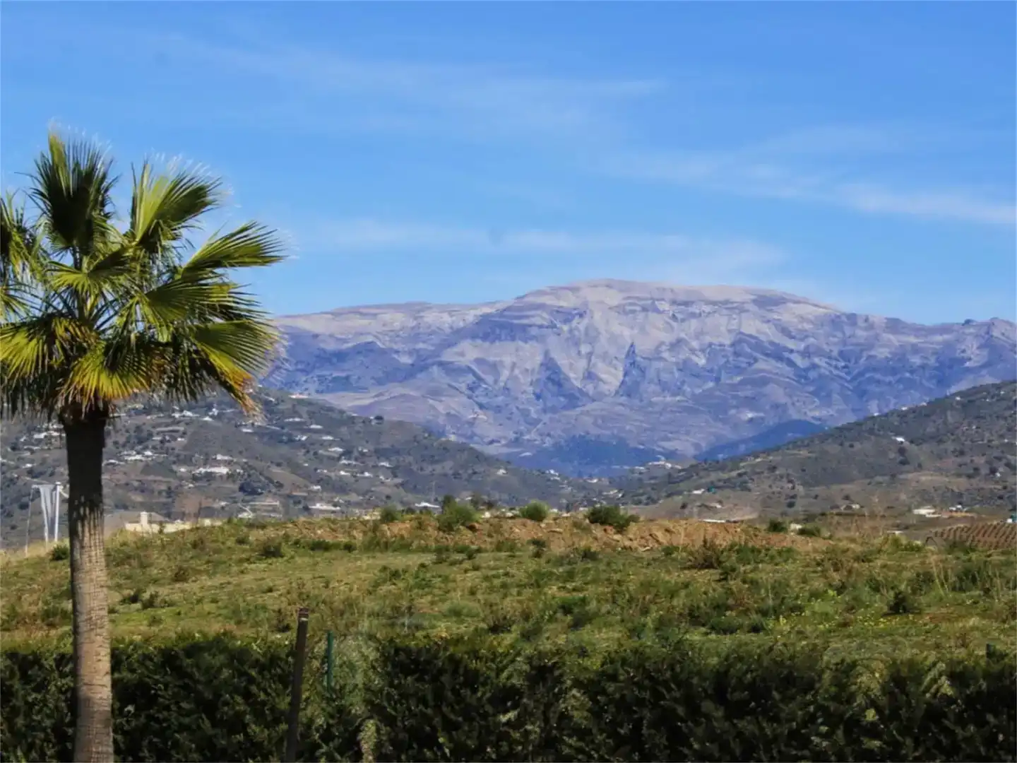Vista exterior de Piso de alquiler en Vélez-Málaga con Aire acondicionado, Piscina y Amueblado