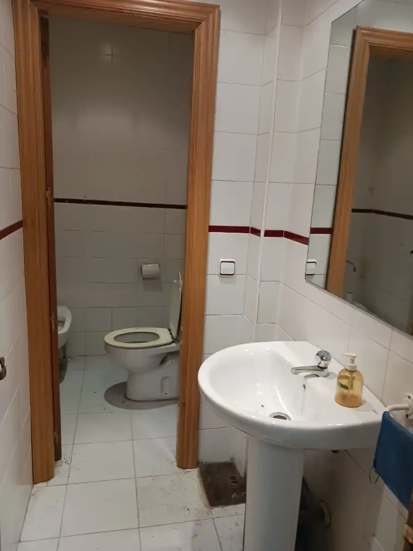 Business premises to rent in Calle de Calatrava, imagen 2